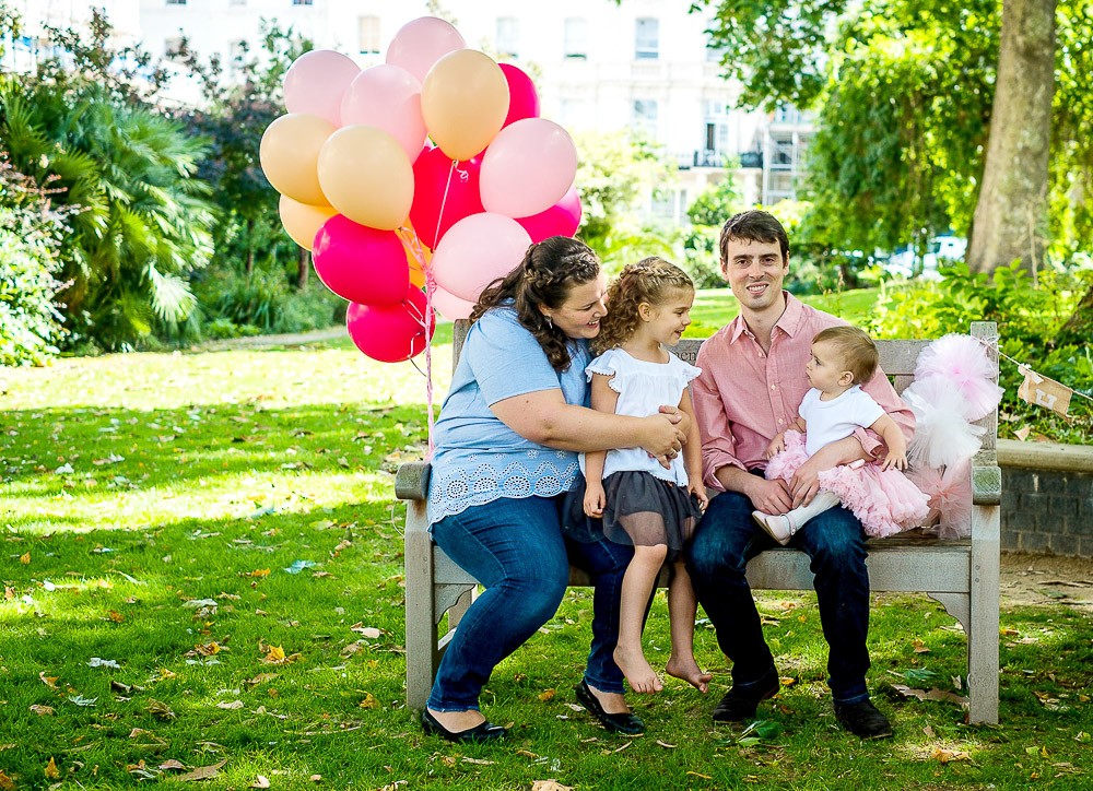 1st birthday family photoshoot outdoor in the park for baby girl