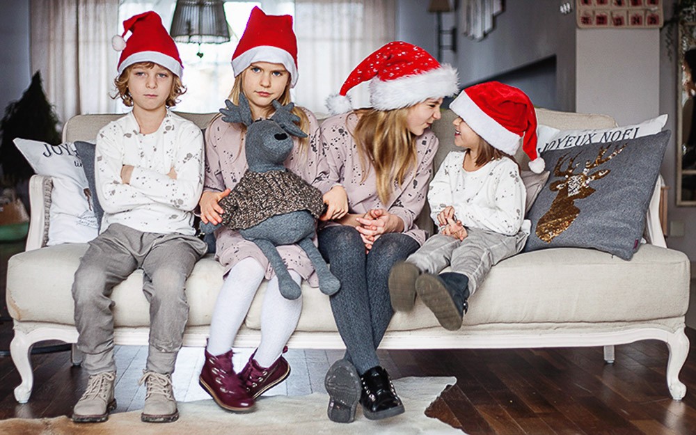 christmas photoshoot with children