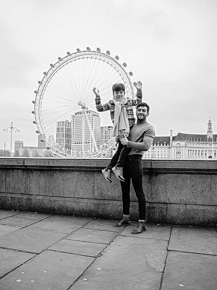 siblings portrait vacation in London 