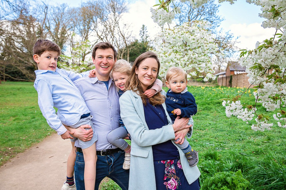 professional family photoshoot Kew Gardens spring time
