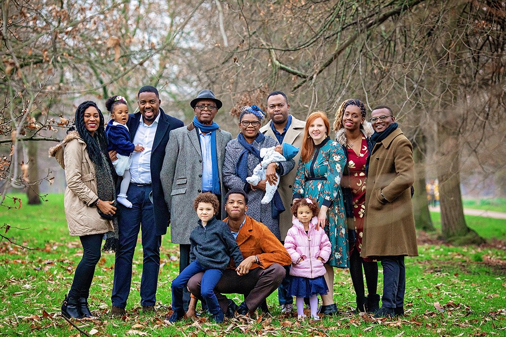 family photoshoot with grown-up children and grandchildren